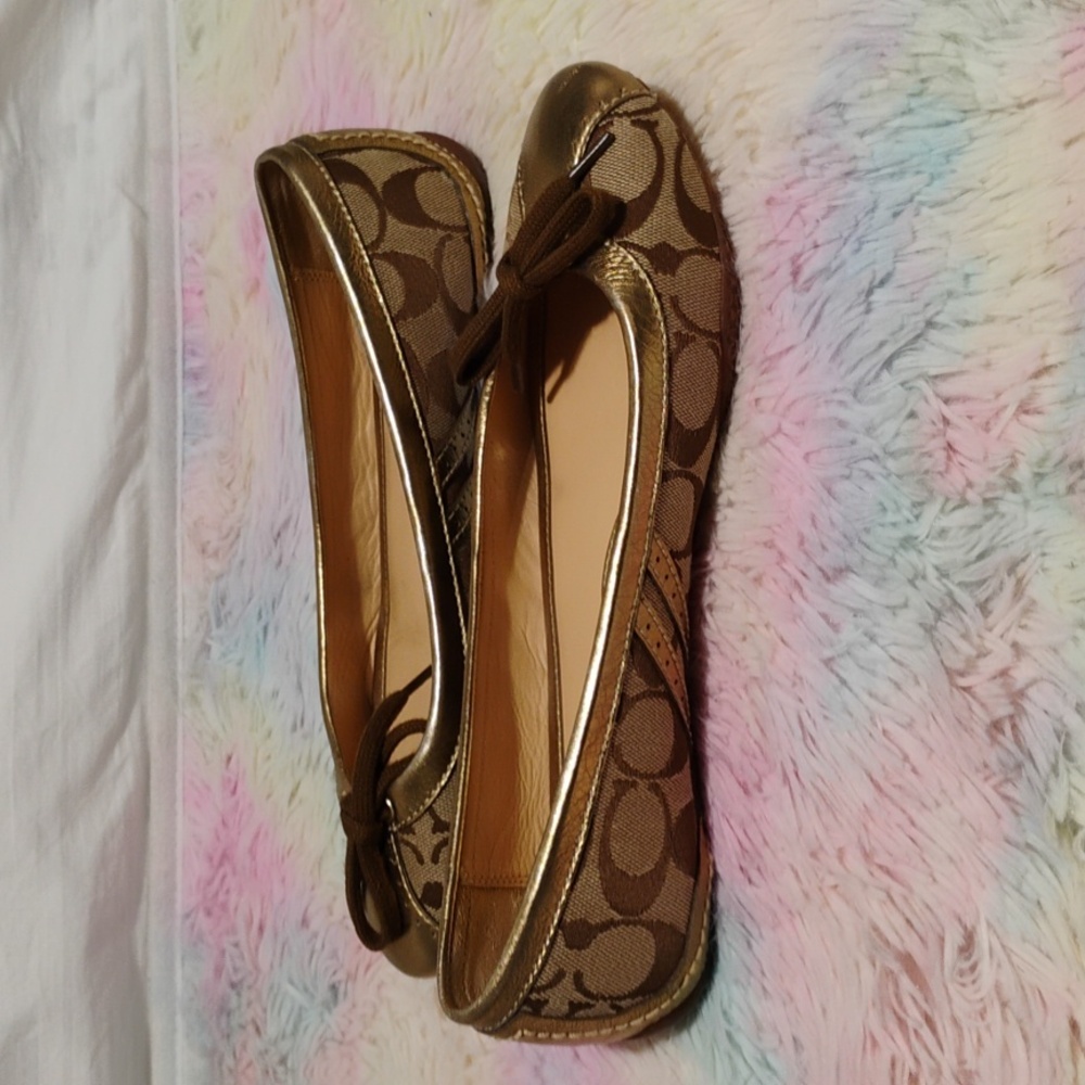 (X-100) SALE! Coach Ballet Flats W Gold Detail Sz.8M They can fit 8.5 Like New - Picture 8 of 15